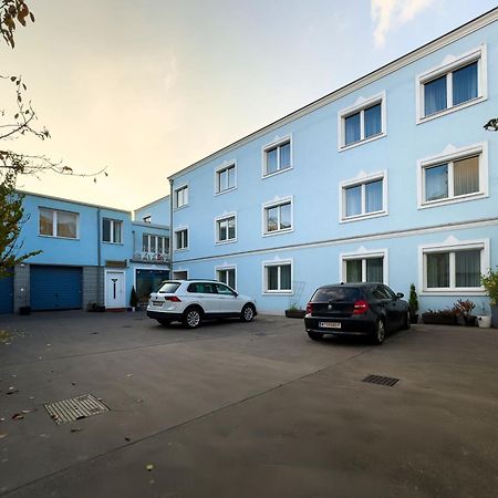 Pension Erlaa Вена Экстерьер фото