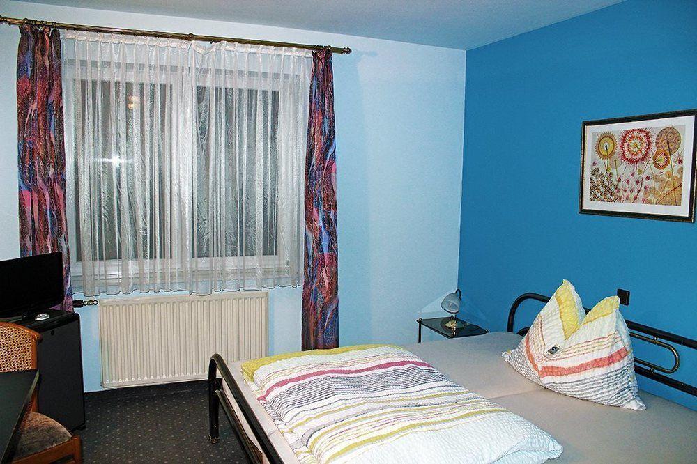 Pension Erlaa Вена Экстерьер фото