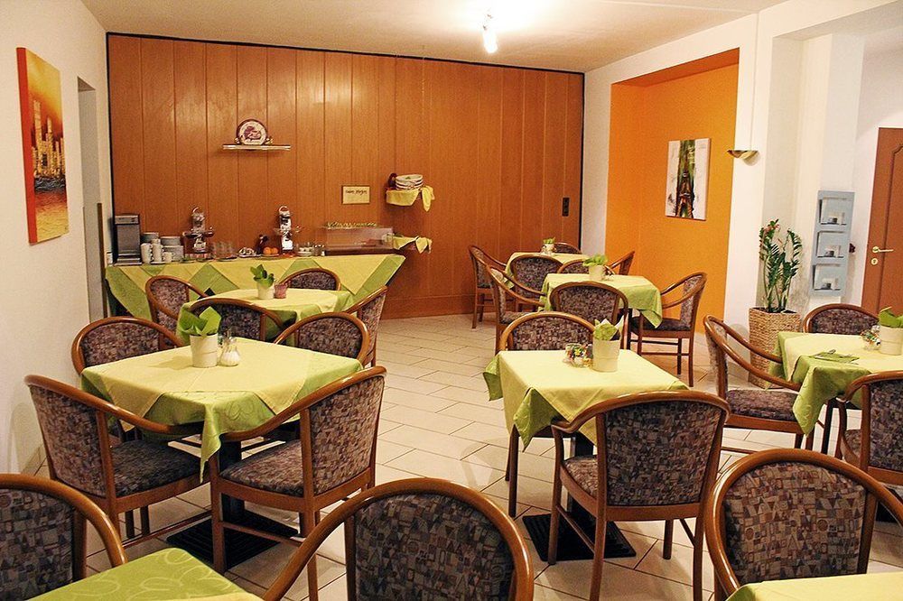Pension Erlaa Вена Экстерьер фото